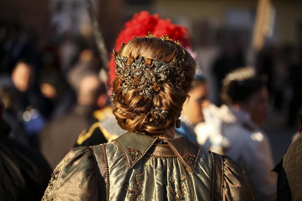 Medio millar de cargos festeros celebran la efeméride con un acto histórico de homenaje a las capitanías a tres semanas del inicio de los Moros y Cristianos