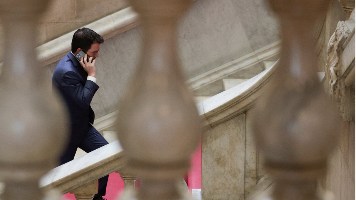 El presidente de la Generalitat, Pere Aragonés, a su llegada al Parlament el 28 de abril de 2022. EFE Quique García.