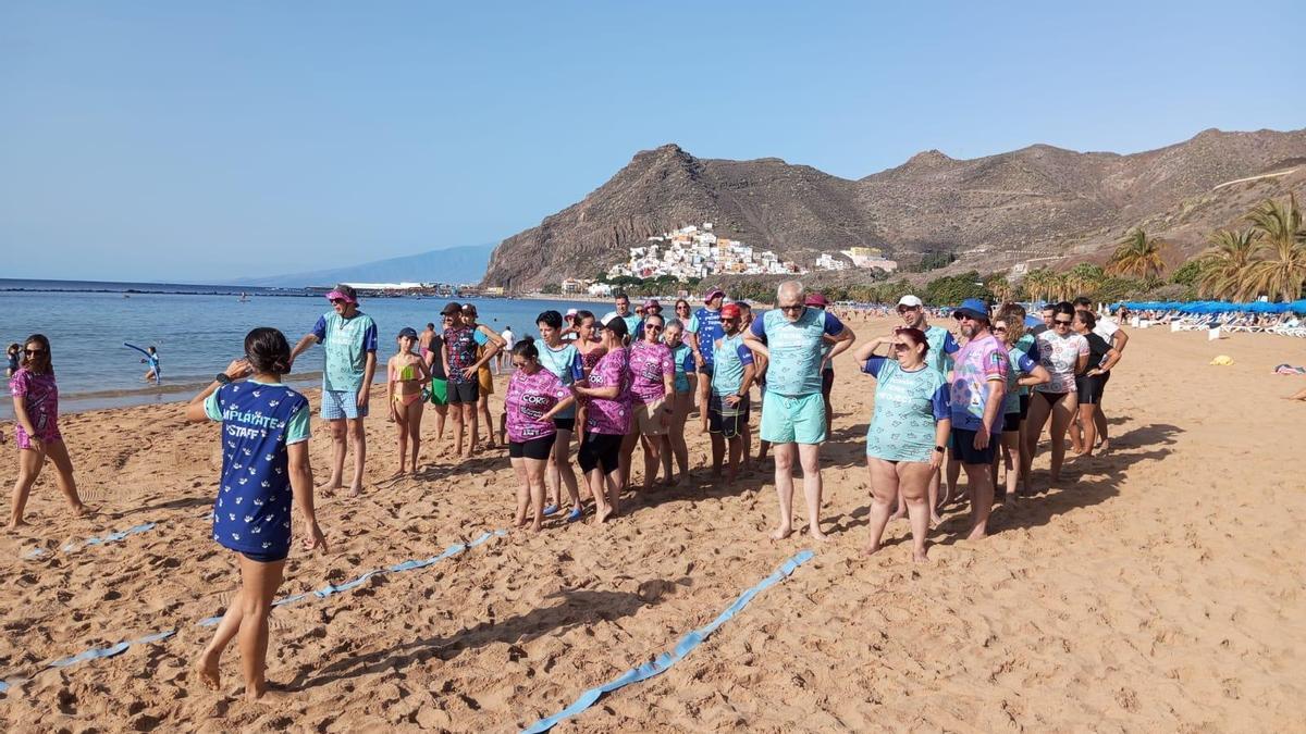 Voluntarios y usuarios de Pichón Trail Proyect en una imagen de archivo en Las Teresitas.