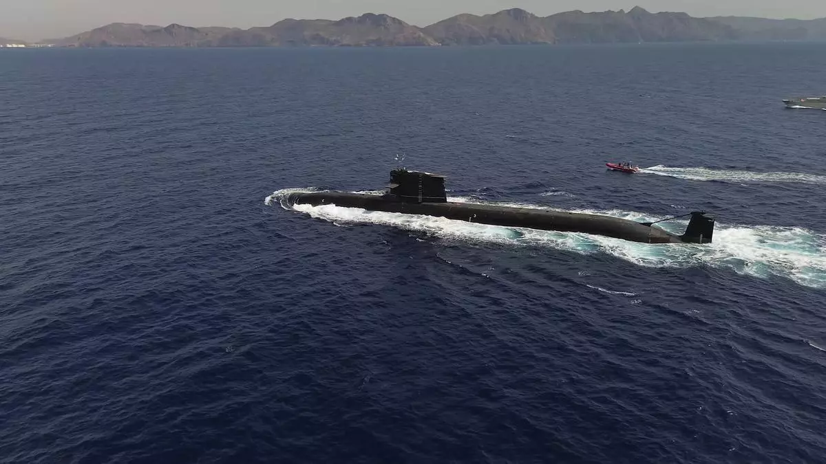 El nuevo submarino S-82 'Narciso Monturiol' sale por primera vez al mar en Cartagena