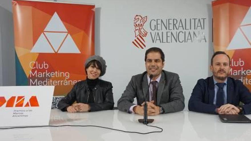 Raquel García y J. Riera con Agustín Beamud (Marketing del Mediterráneo).