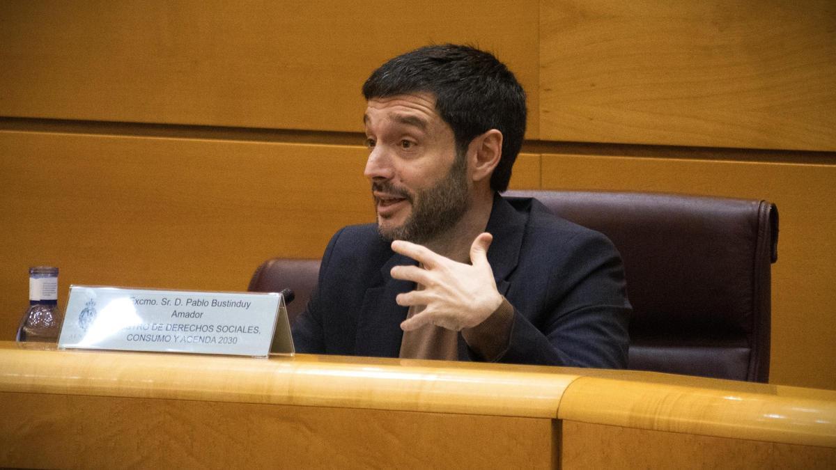 Pablo Bustinduy, ministro de Derechos Sociales, en el Senado.