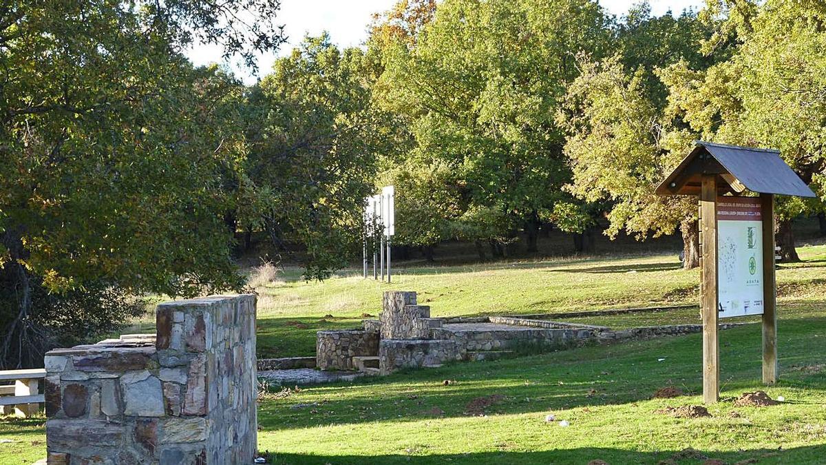 Instalaciones del antiguo campamento militar de La Folguera, en Tábara. | Ch. S.