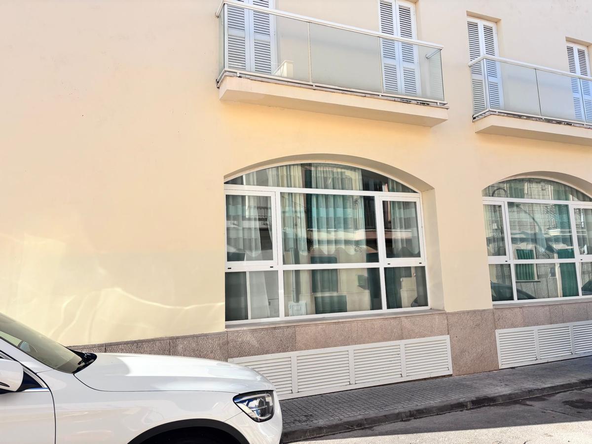 La simbología nazi de los alrededores del busto también ha sido eliminada.