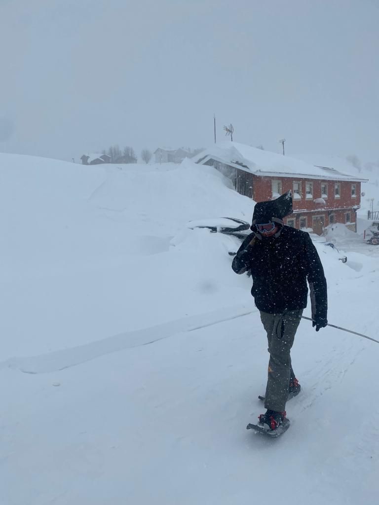 Más de dos metros de nieve: así se enfrentan los vecinos de Aller al temporal