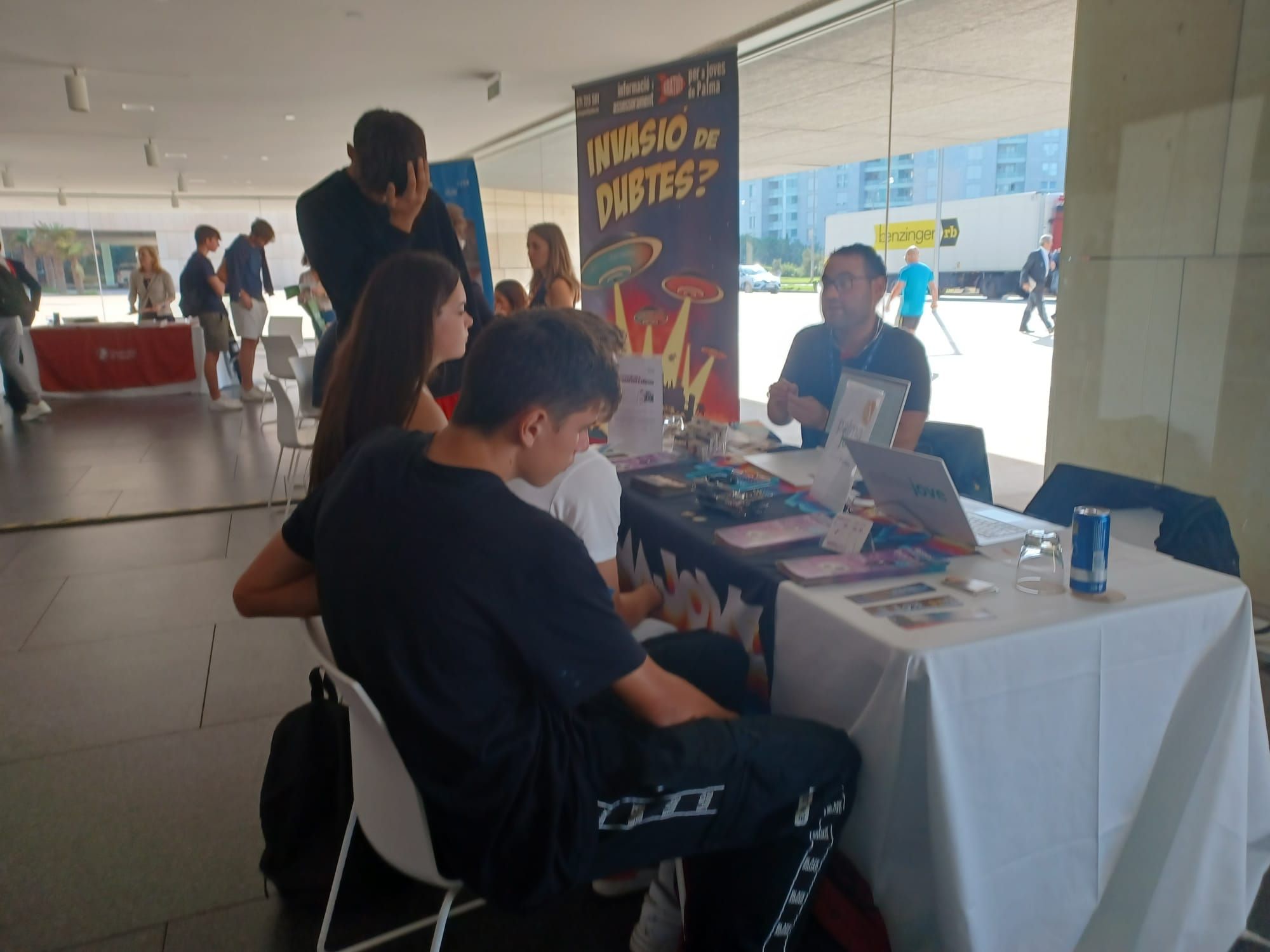 Los estudiantes de Mallorca buscan información para elegir la carrera