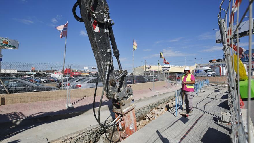 La renovación del colector del Alto de la Casilla garantiza el agua potable del 25% de la población de Torrevieja