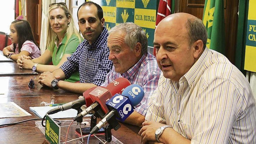 Organizadores durante la presentación del evento.