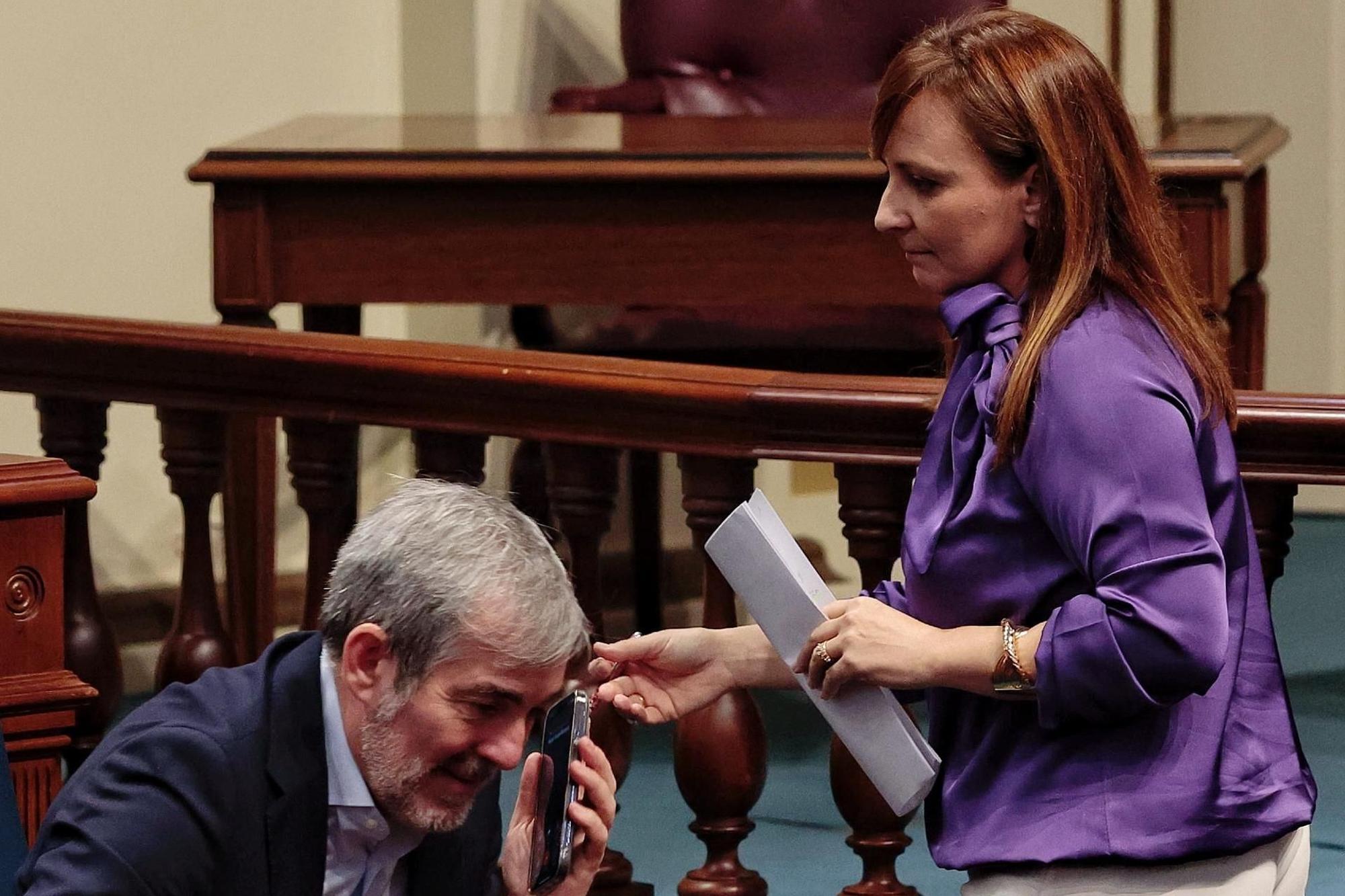 El presidente Fernando Clavijo y la consejera de Presidencia, Nieves Lady Barreto.