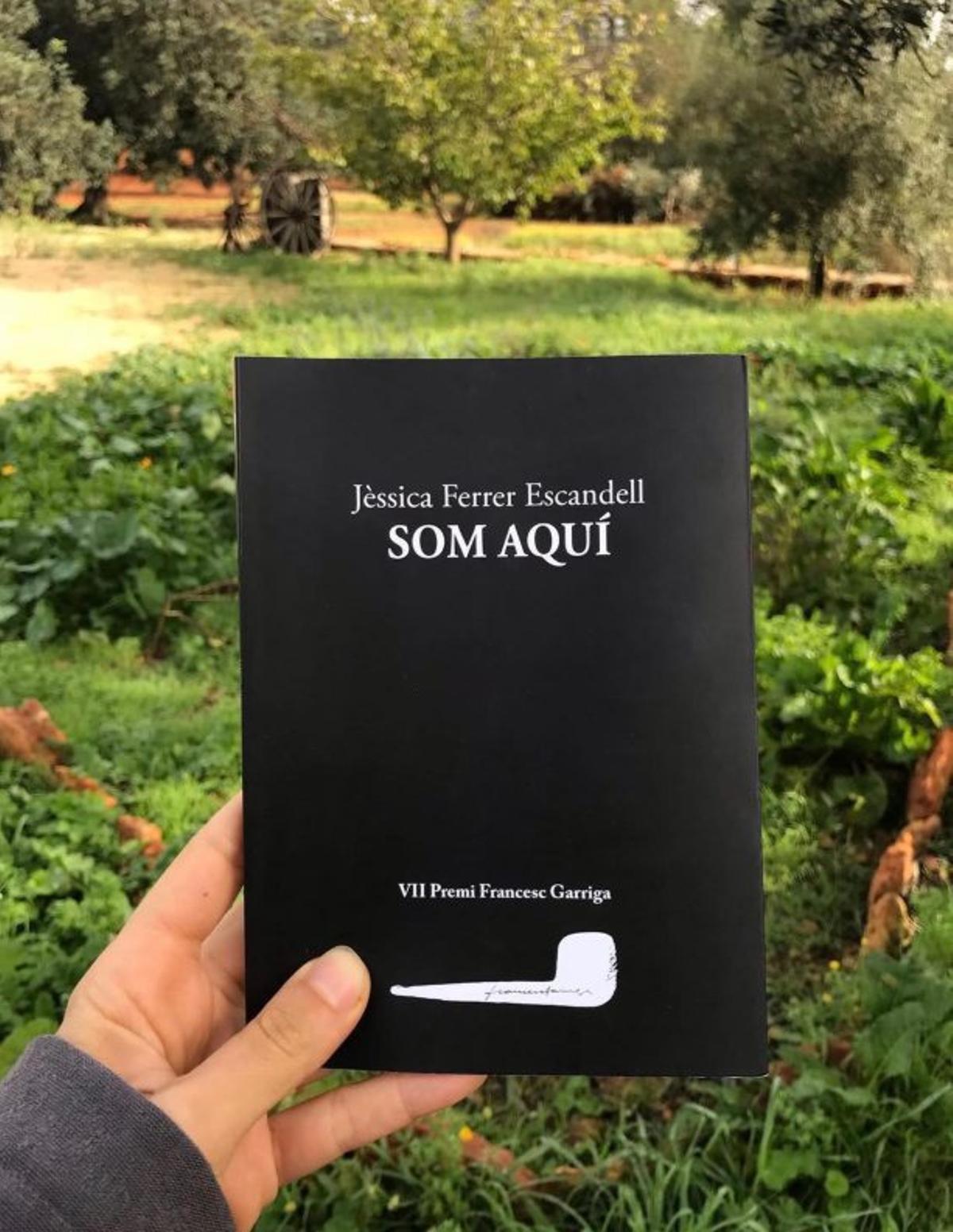 Els dos primers poemaris de Jèssica Ferrer Escandell. | J. F.