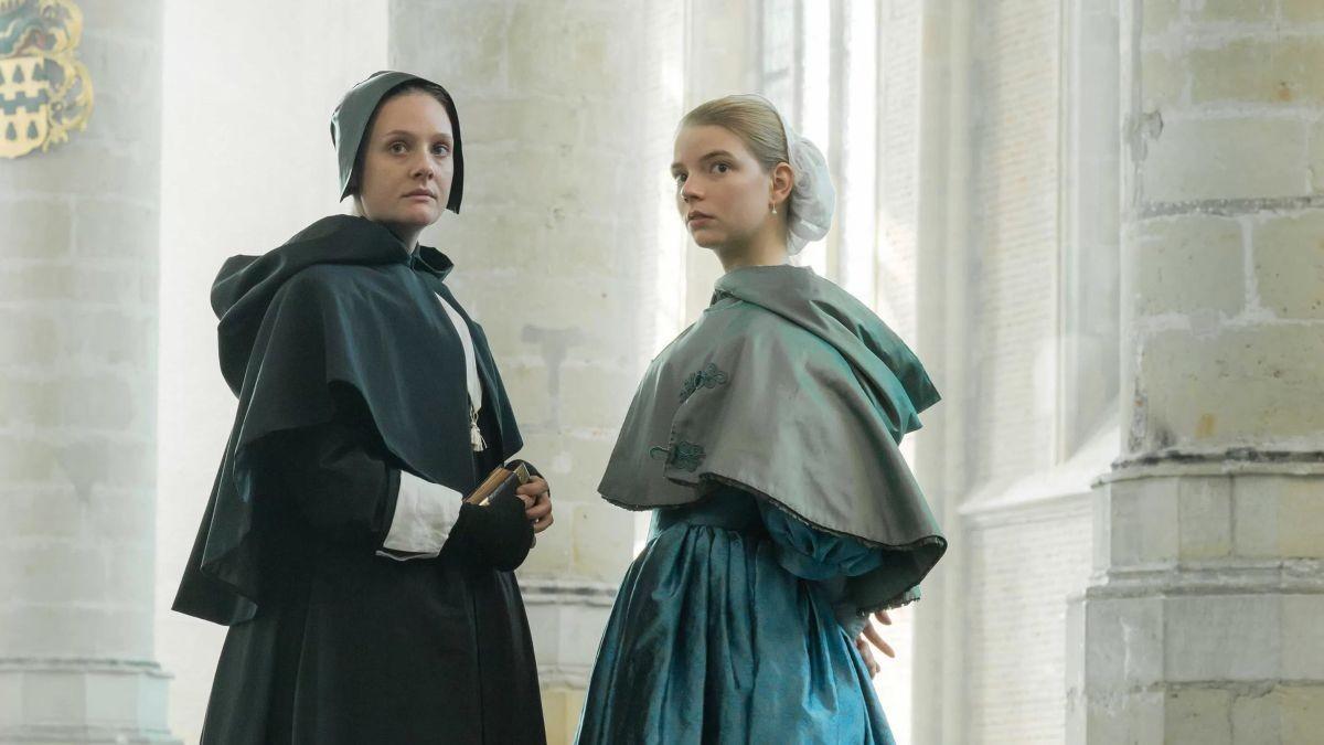 Romola Garai y Anya Taylor-Joy, en 'La casa de las miniaturas'