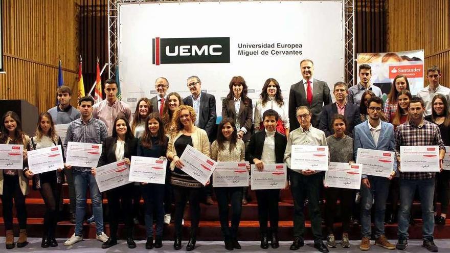 Premio al talento académico y deportivo a 23 alumnos de la región