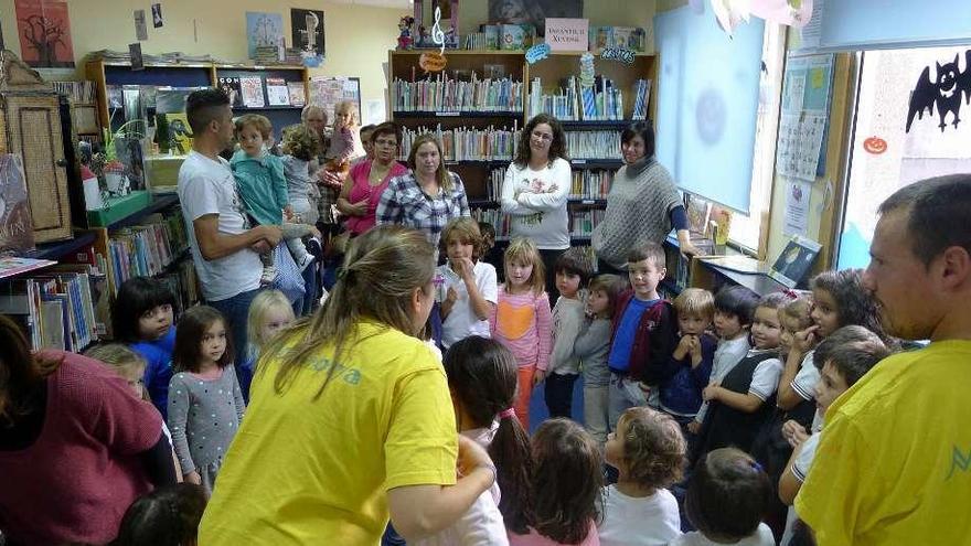 Los escolares disfrutaron en las bibliotecas con los actos de &quot;Ler Conta Moito&quot;