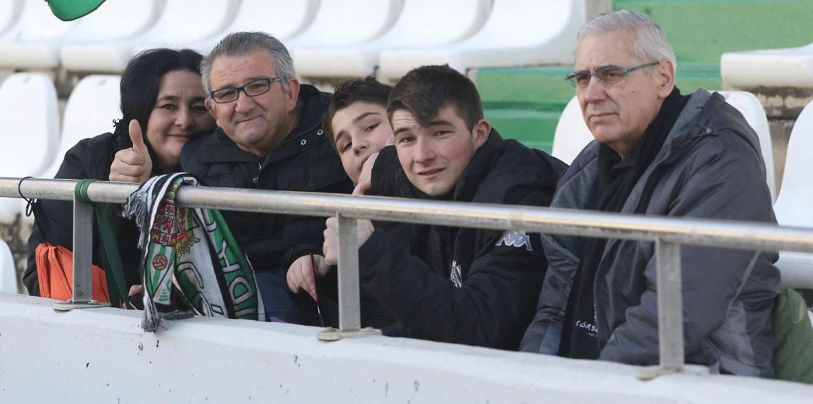 La afición blanquiverde en el Córdoba-Albacete