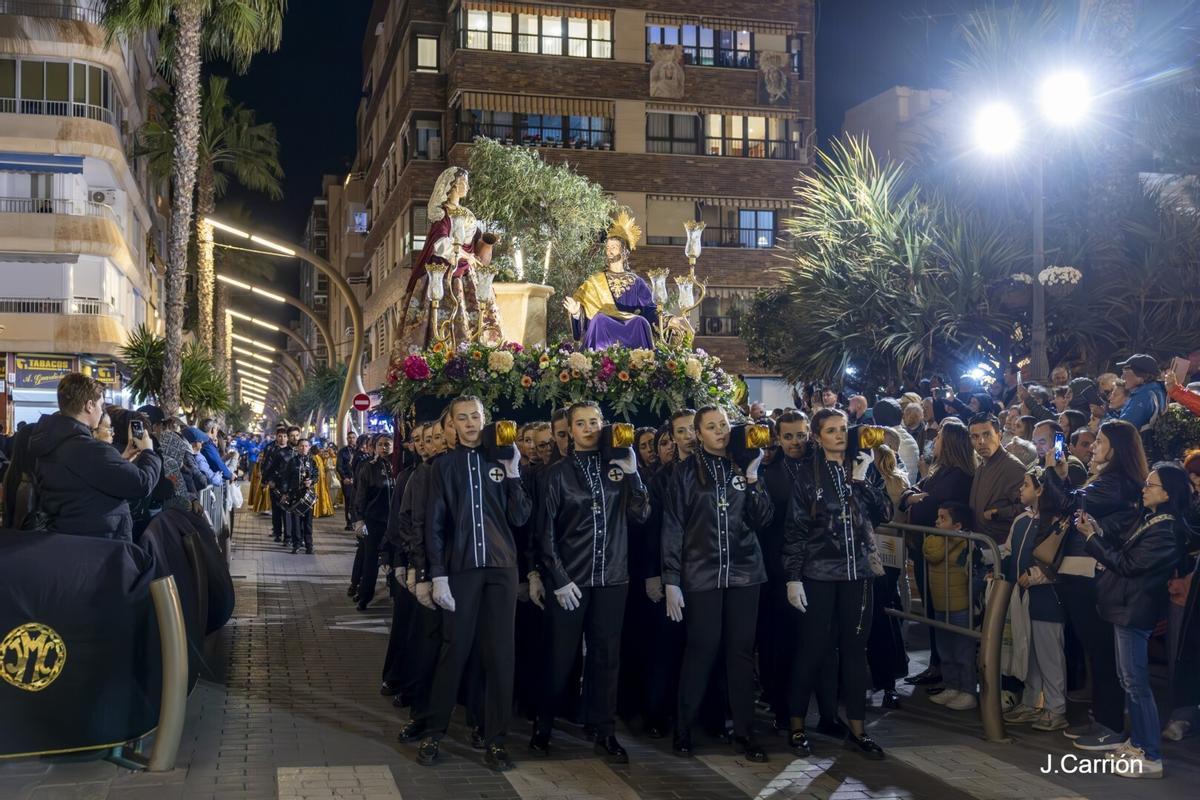 Aquí están las imágenes de la procesión de Lunes Santo de Torrevieja 2026 con sus seis cofradías Aquí están las imágenes de la procesión de Lunes Santo de Torrevieja 2026 con sus seis cofradías
