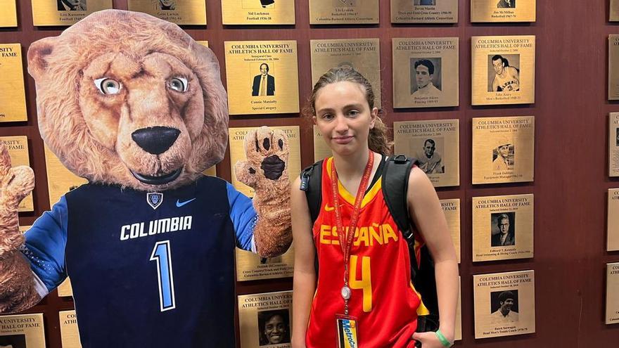 El baloncesto de Mieres cruza el charco: una joven del concejo logra una beca en Estados Unidos para desarrollar sus habilidades