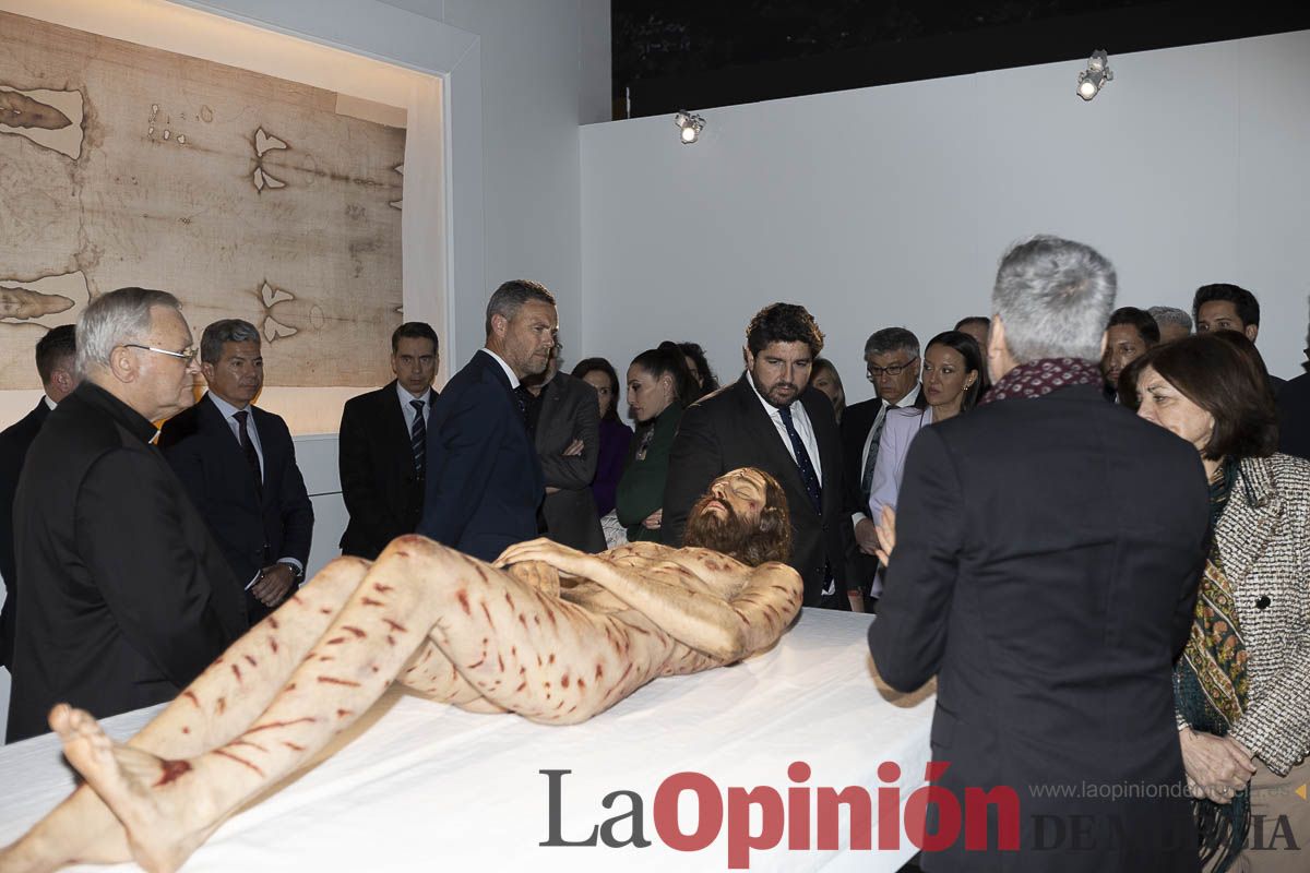 Así ha sido la inauguración de la exposición The Mystery Man en Caravaca. Descubre como es la muestra que atrae a miles de personas