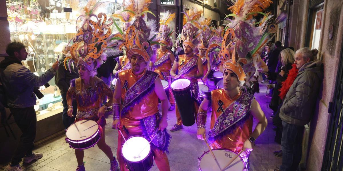 El casco histórico acogió el acto de despedida de Ravachol. | GUSTAVO SANTOS