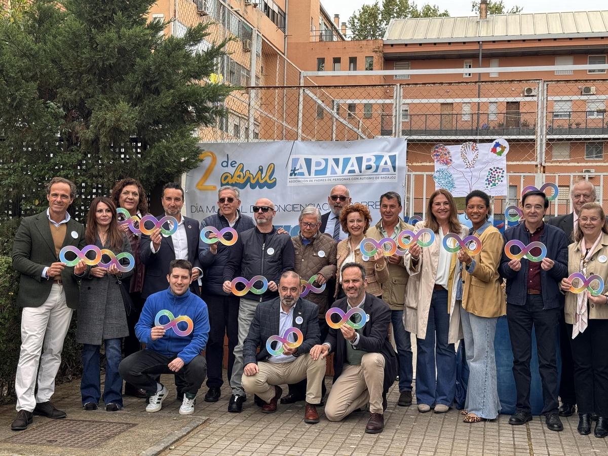 Entidades durante el Día Mundial de Concienciación sobre el autismo