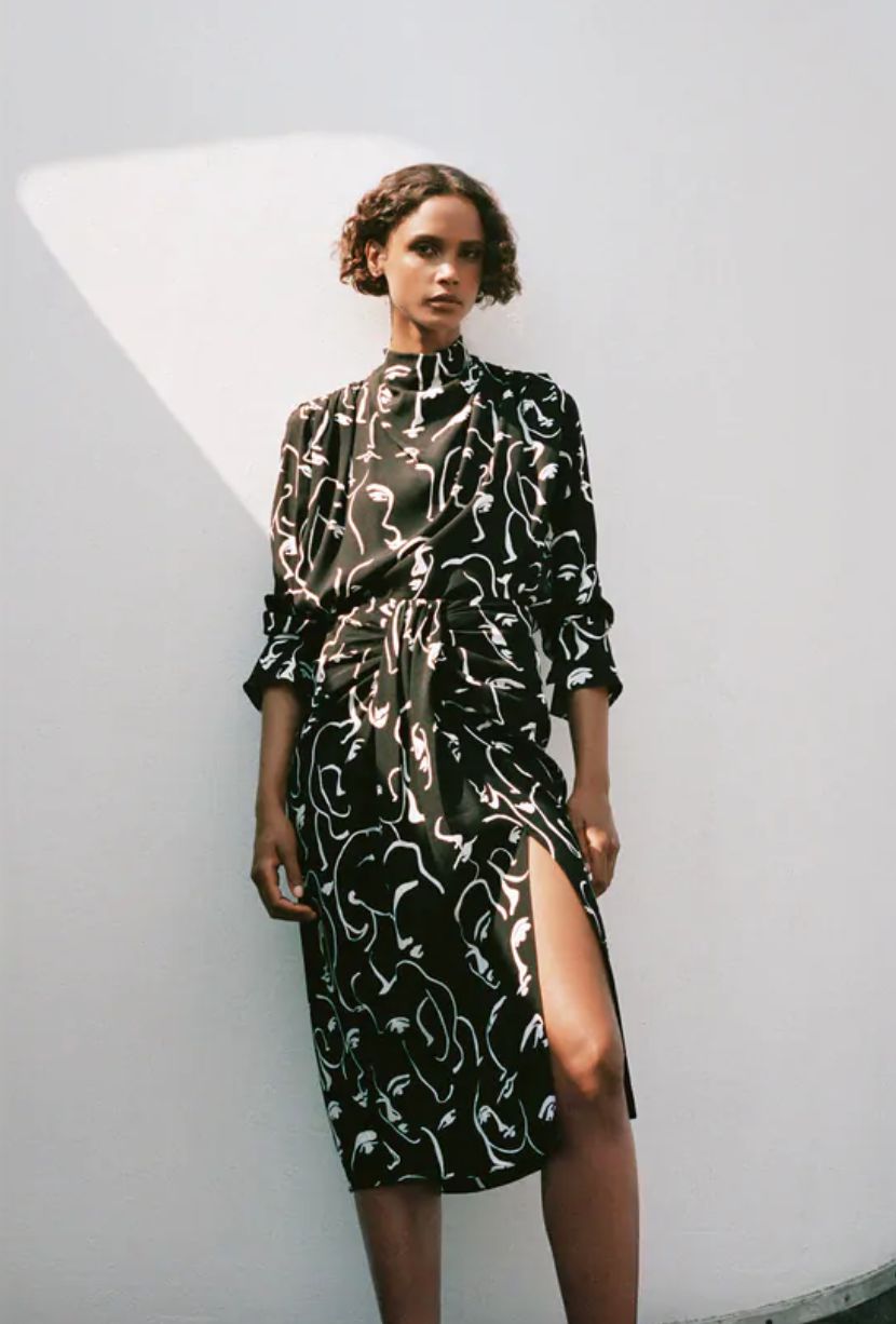 Falda pareo estampada de Zara