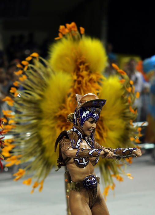 Brasil se sumerge en los carnavales