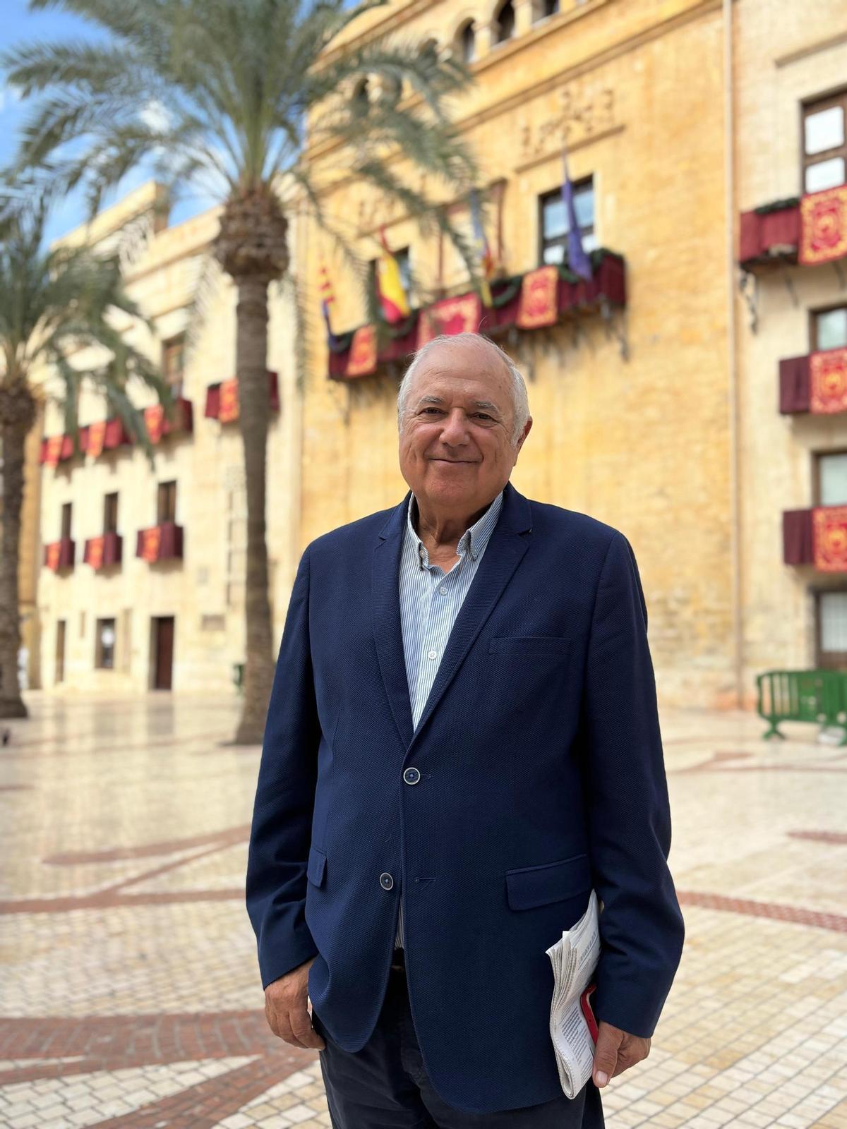 El Defensor del Mayor, Carlos Monera, quiere que ningún mayor de Elche se quede sin ser escuchado