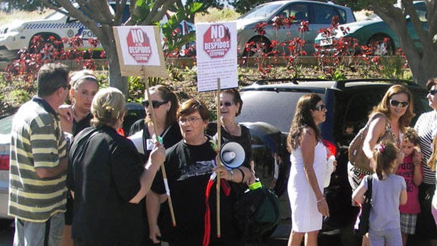 Protesta de los empleados de Estepona, ayer.