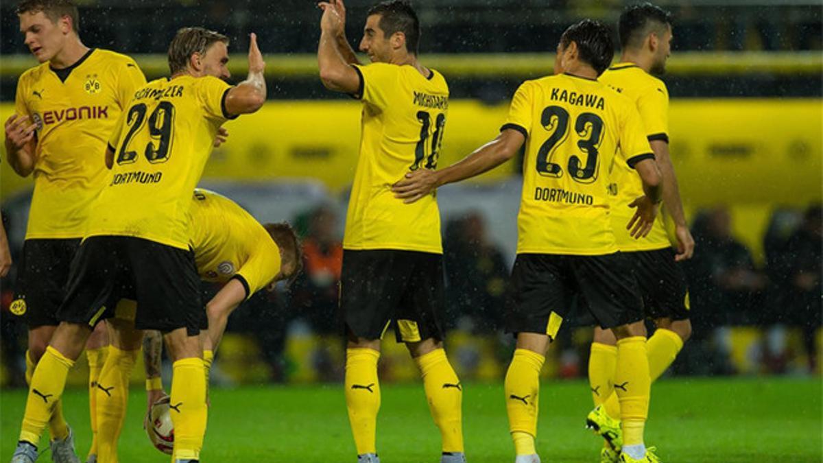 Los jugadores del Borussia celebrando uno de los goles del partido