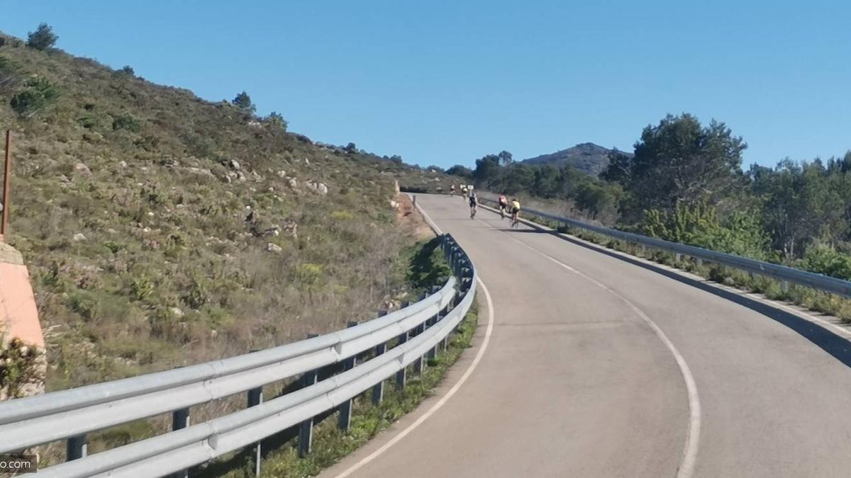 La carretera en la que se van a ejecutar las obras y que hoy ha quedado cortada.
