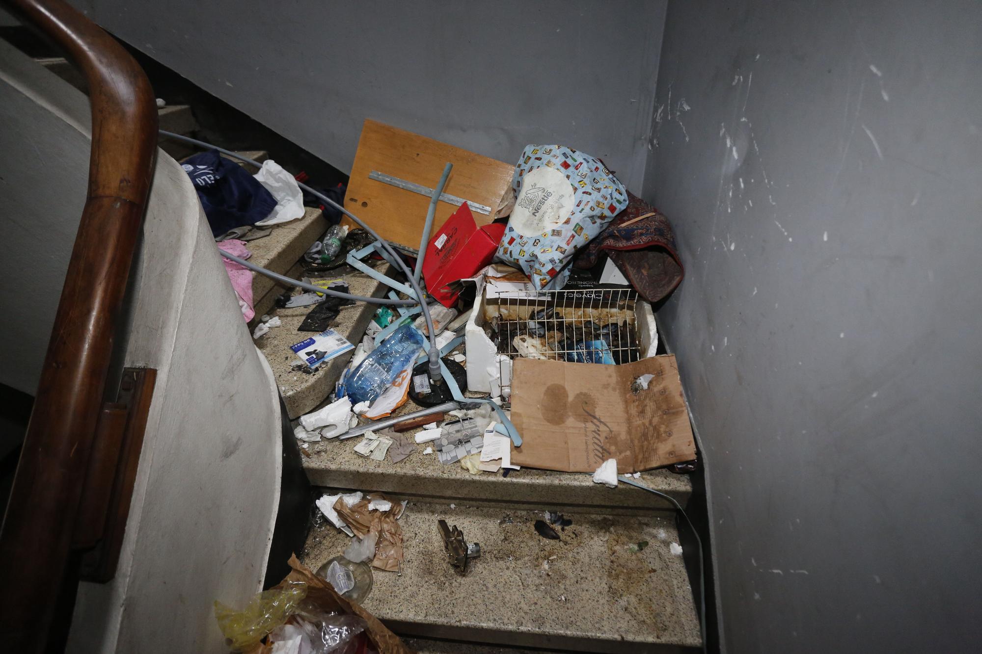 Desalojo de un piso ocupado en la avenida de Oza