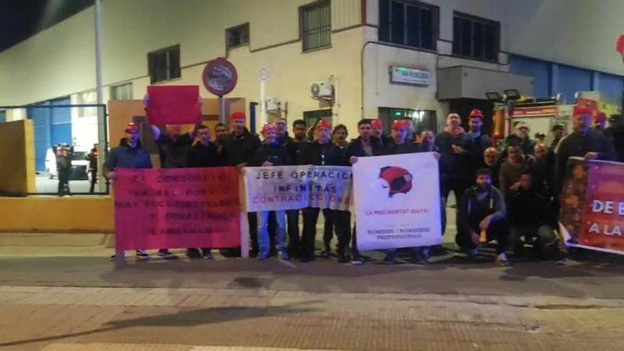 Bomberos del Consorcio Provincial de Castellón protestan en Burriana