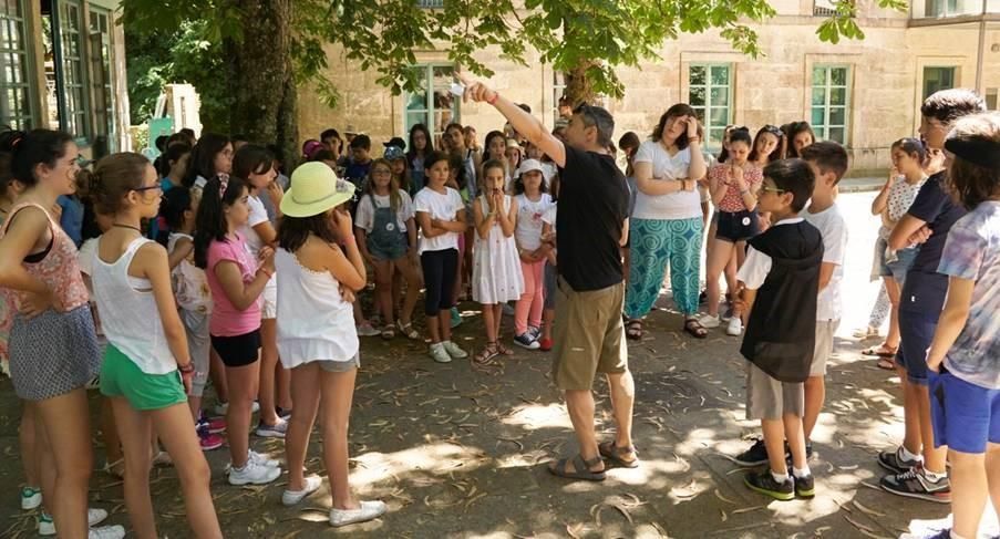 El campamento musical arranca con un encuentro con el exótico instrumento asiático