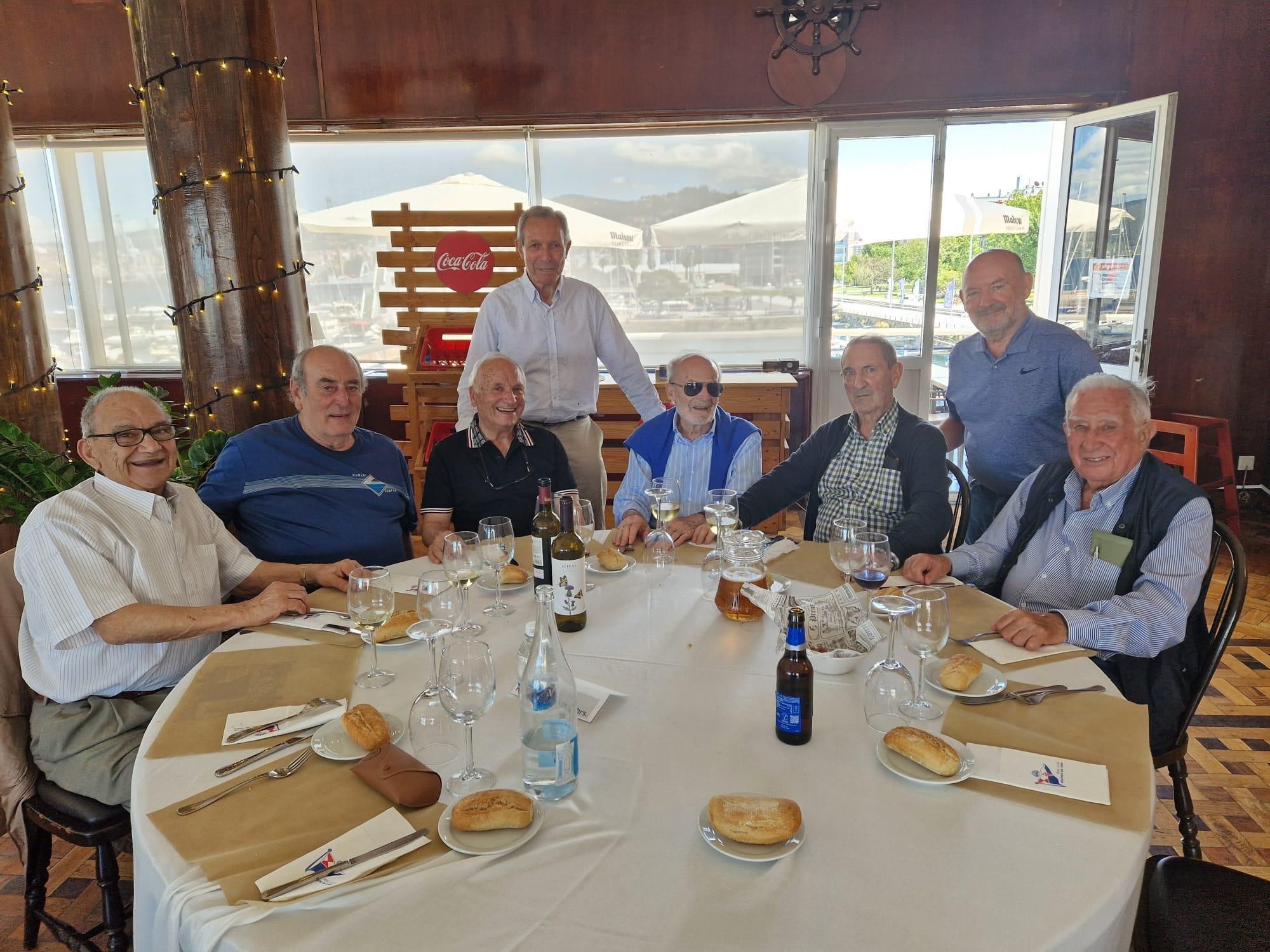 Risas y anécdotas en la comida anual de «A Morriña de Pescanova»