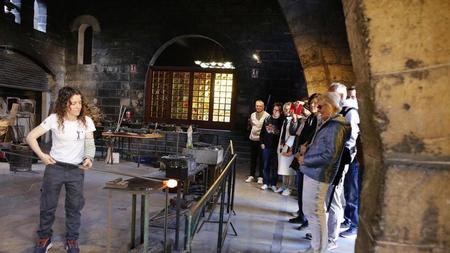 Hinter den Kulissen Mallorcas: Besuch der MZ-Leser bei der Glasbläserei Gordiola