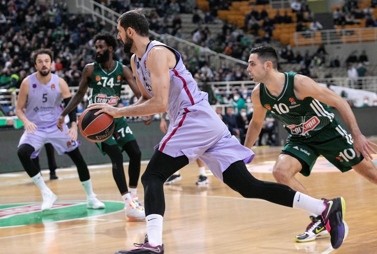 Mirotic condueix el Barça a una victòria de caràcter a Atenes