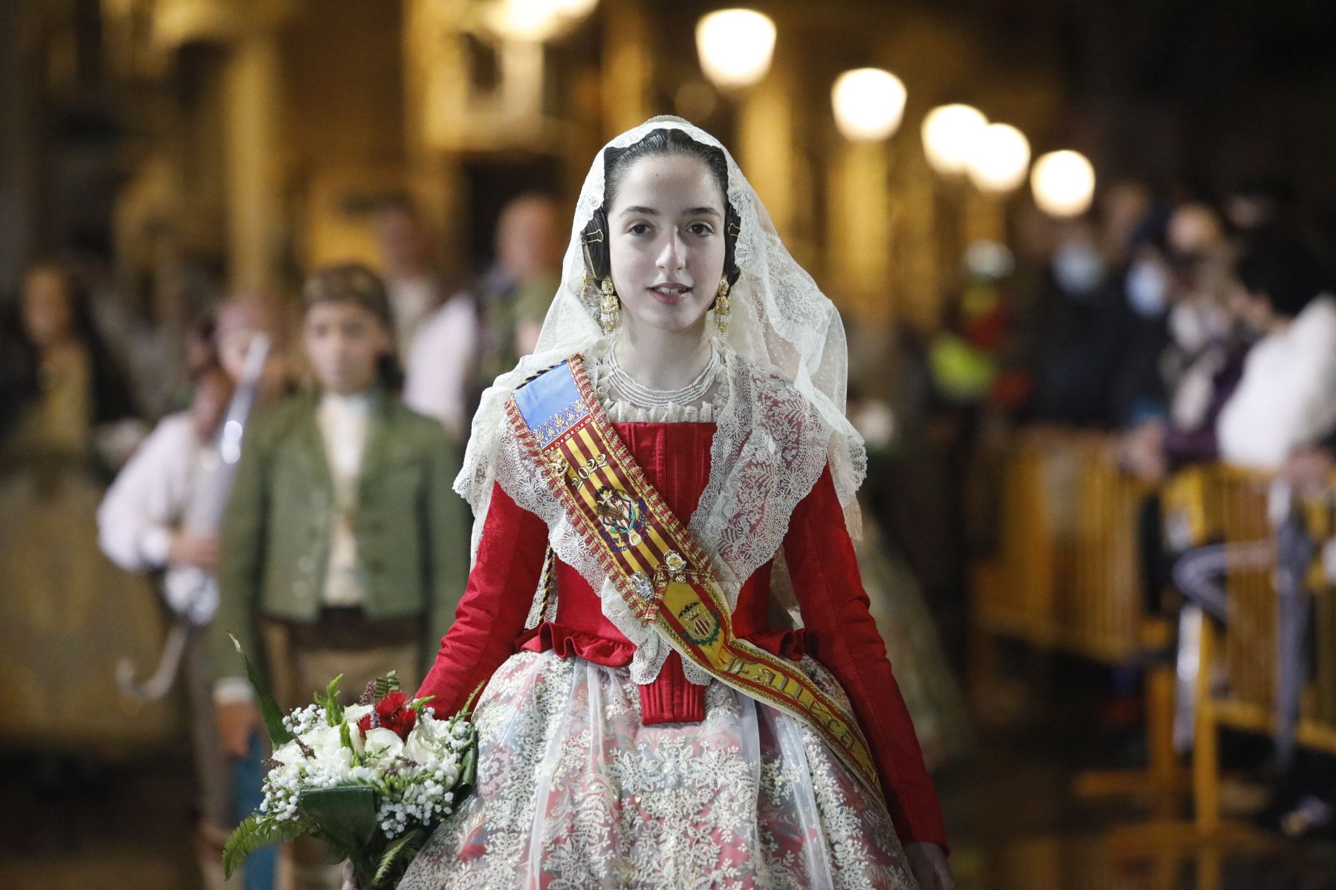 Búscate en el primer día de ofrenda por la calle Quart (entre las 20:00 a las 21:00 horas)