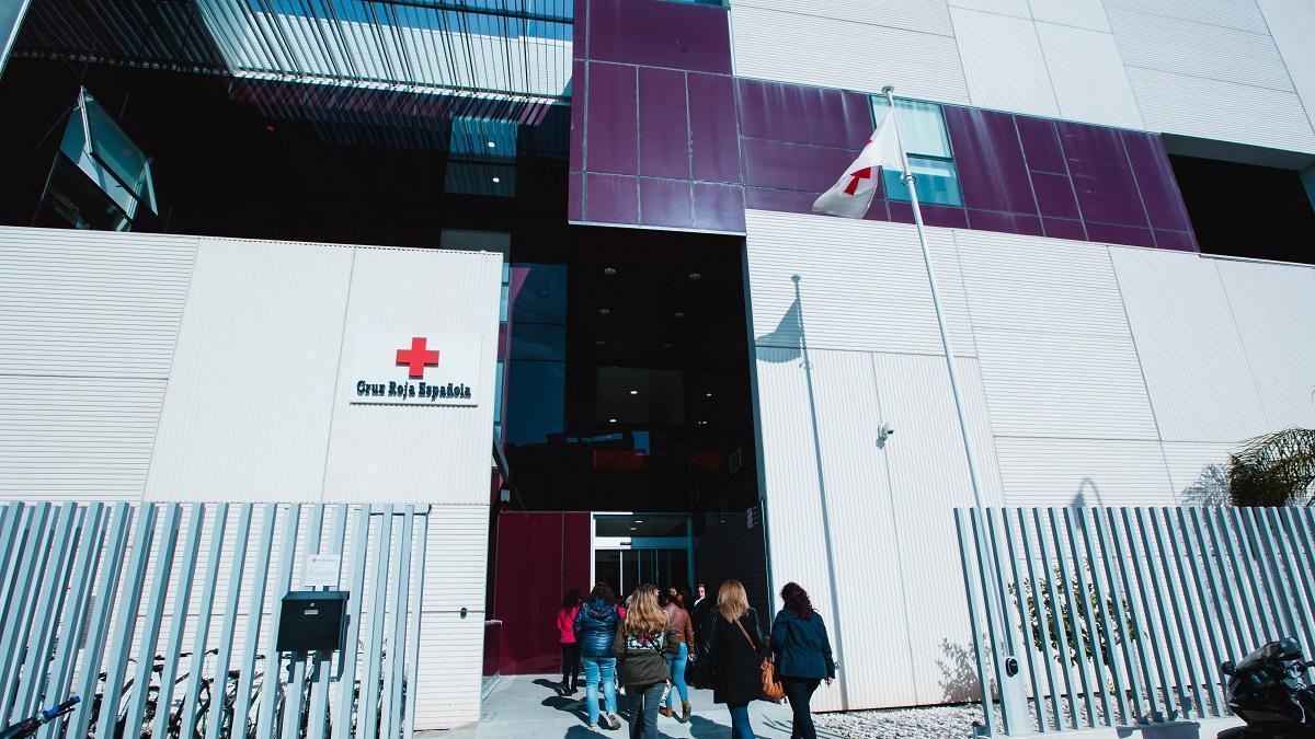 Entrada a la sede de Cruz Roja en la capital cordobesa.