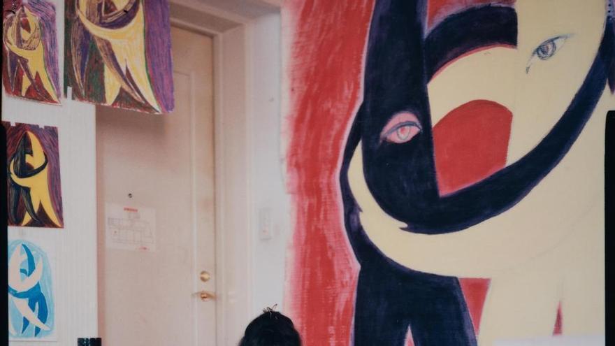 Luzía Pedregal presenta en Cangas su universo más personal