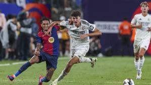 Jacobo Ramón en el partido de pretemporada entre el FC Barcelona y el Real Madrid.