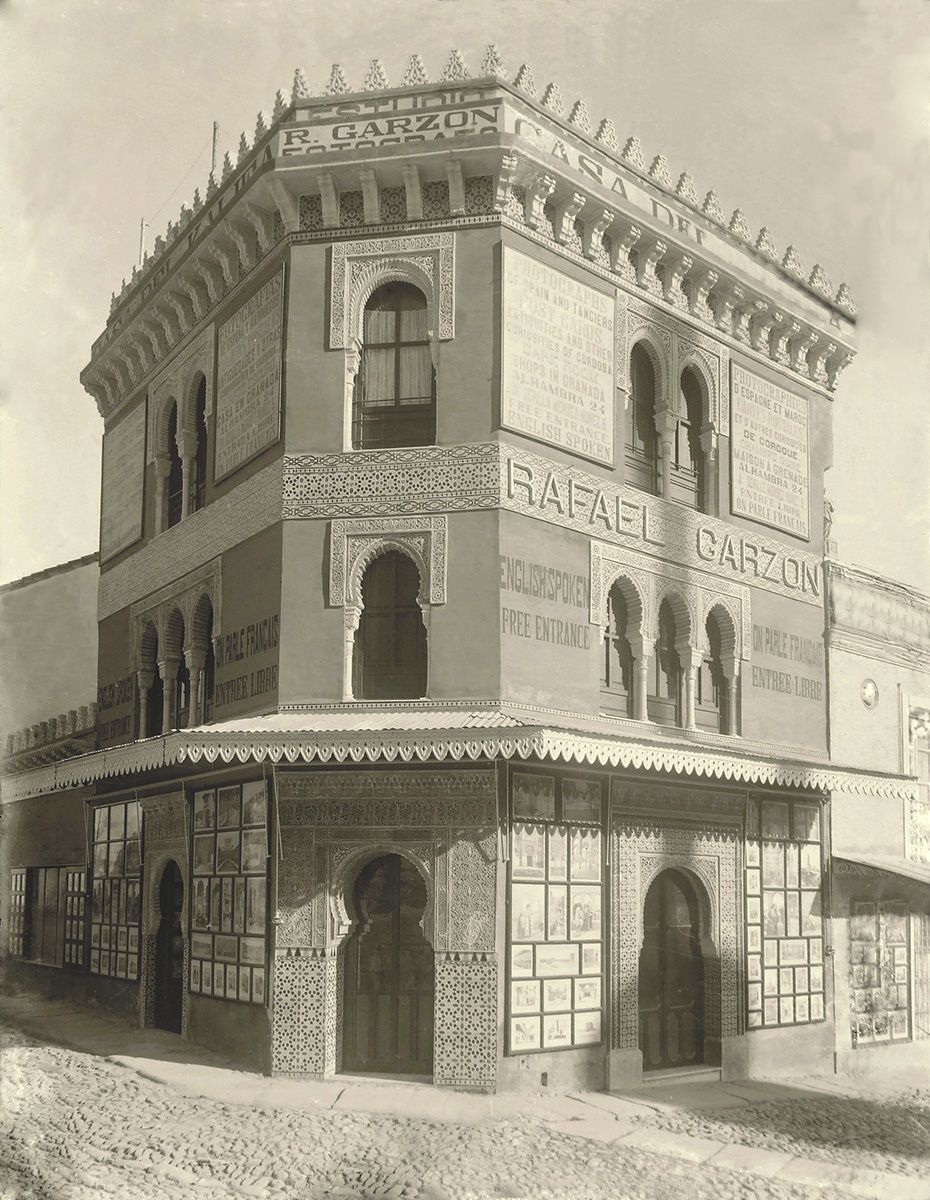 La fachada del edificio a principios del siglo XX