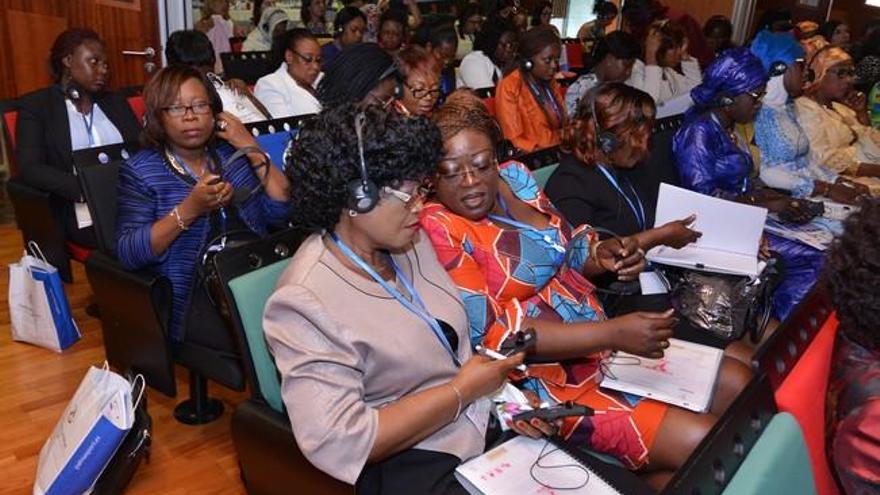 Jornadas de la mujer portuaria y maritima africana y española en Casa Africa