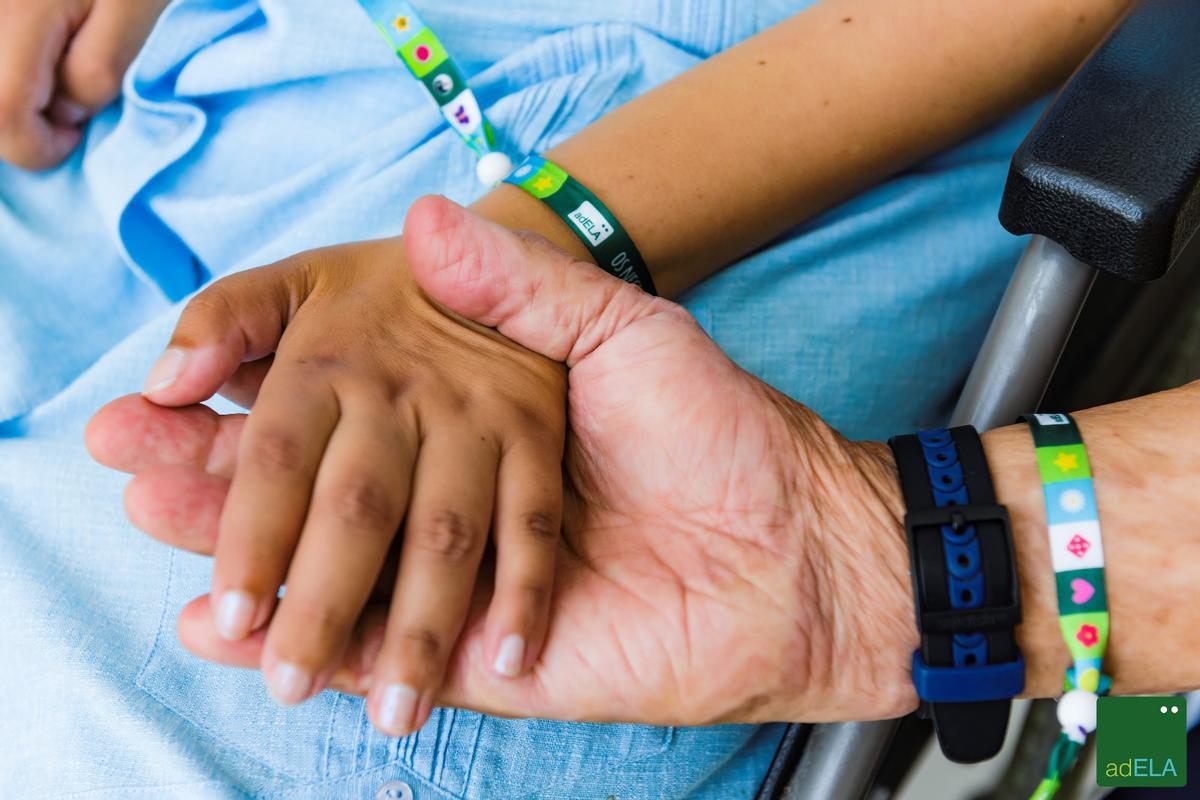 Una paciente con ELA y su cuidador