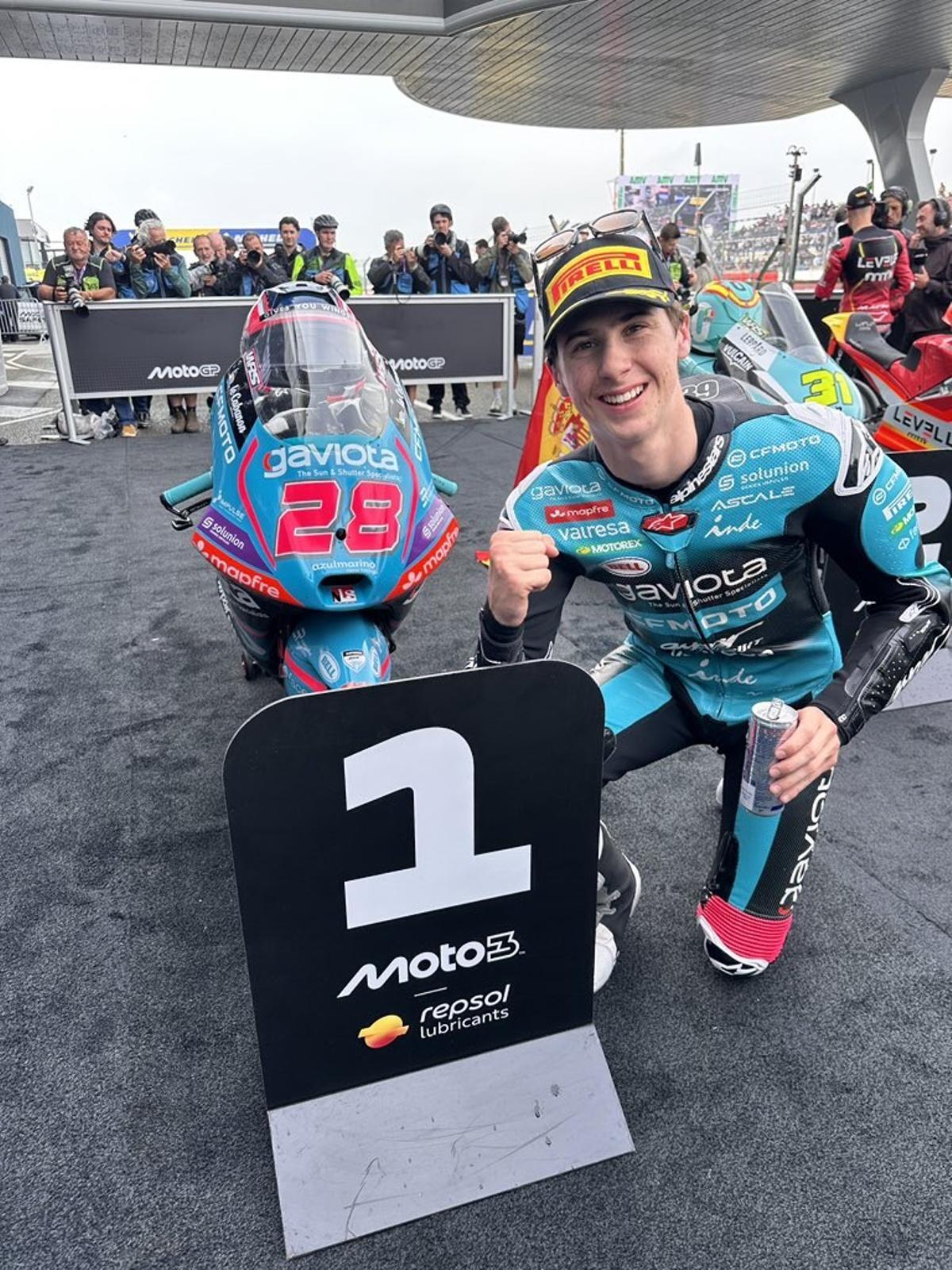 Máximo Quiles, celebrando la victoria en Le Mans