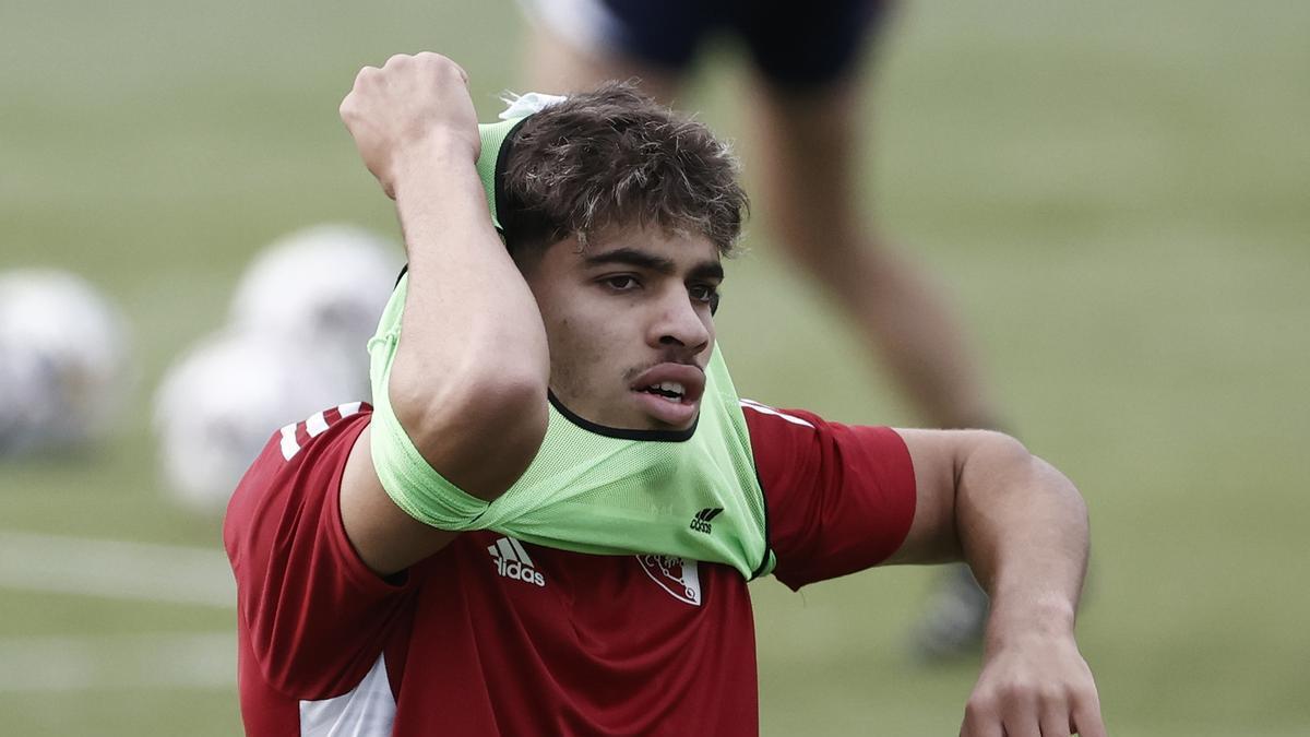 Abde en una imagen actual durante un entrenamiento recién incorporado al Osasuna.