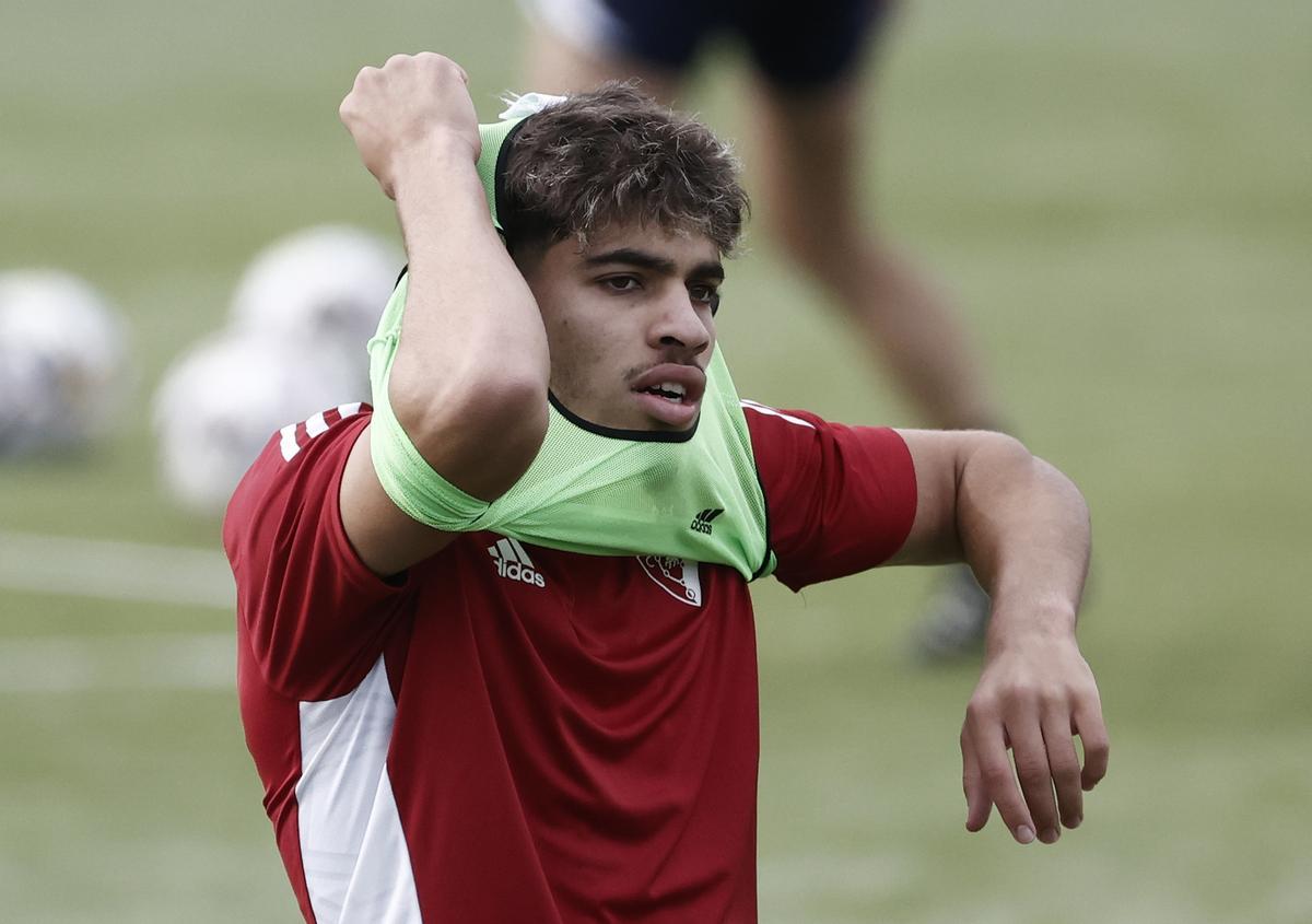 Abde en una imagen actual durante un entrenamiento recién incorporado al Osasuna.