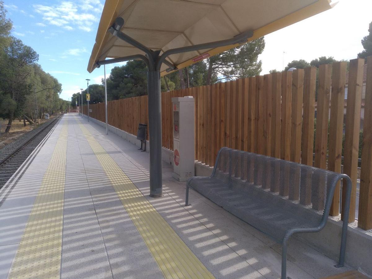 Nuevo apeadero de La Vallesa.