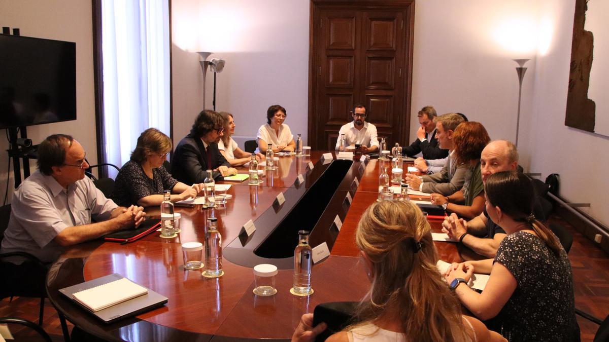 Imatge de la primera reunió del grup de treball sobre els bicitaxis a Barcelona
