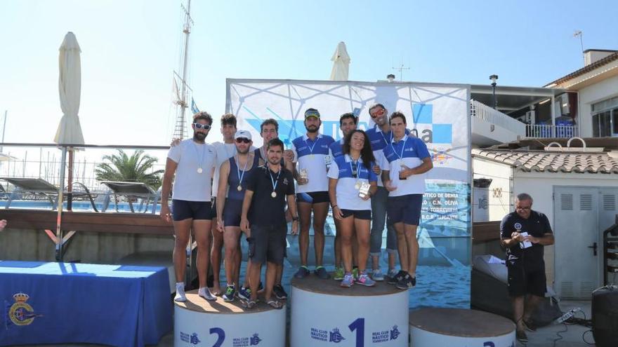 Torrevieja copa el podio del Internacional de Remo de Mar