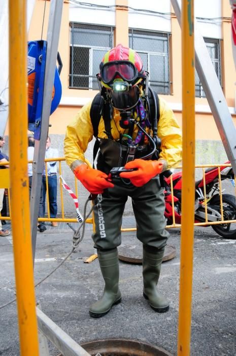 Efectivos de los Bomberos de Las Palmas de Gran ...