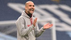 Guardiola: Me gusta crear tácticas estúpidas